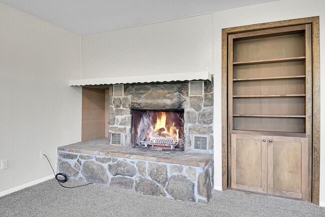 Building Photo - 5948 Lone Peak Dr