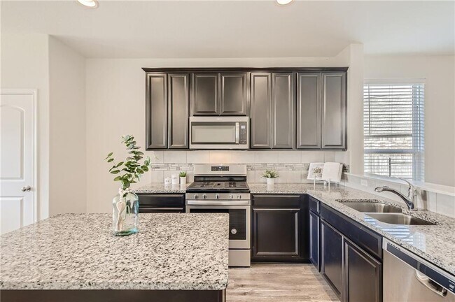 Building Photo - 288 Eves Necklace Dr.