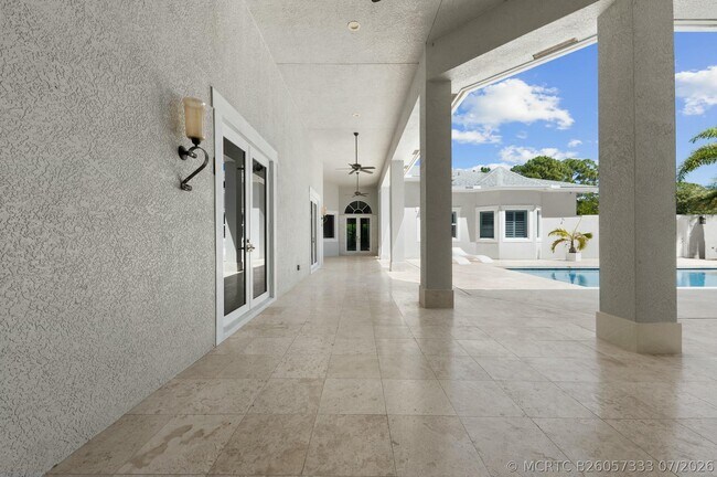 Building Photo - 15503 Temple Blvd