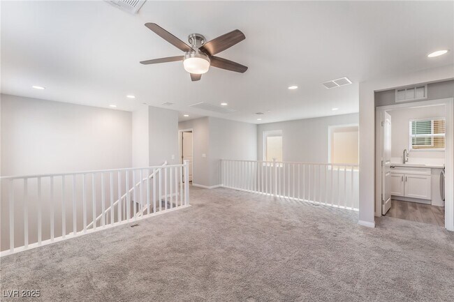 Building Photo - 10602 Enridge Ave