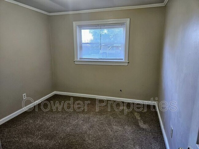 Building Photo - 2301 Rebecca Ave