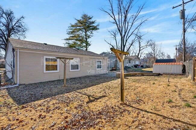 Building Photo - 36 Jamestown Dr