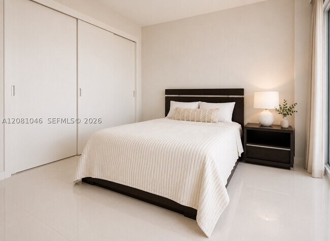 Building Photo - 17121 Collins Ave