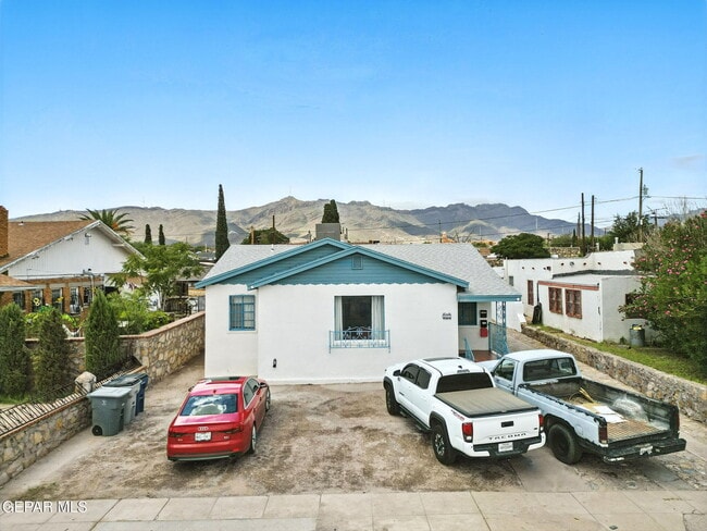 Primary Photo - 4505 Pershing Dr