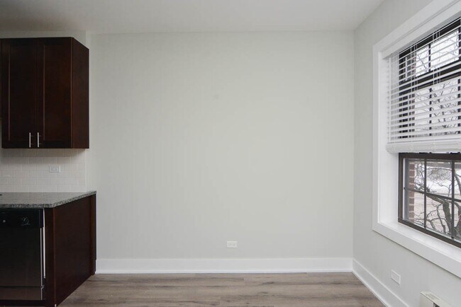 Building Photo - 728 St Johns Ave