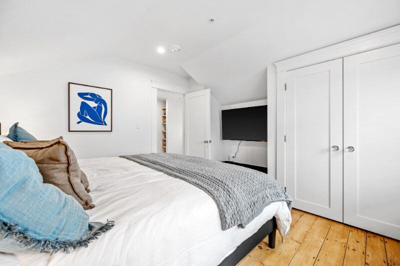 Building Photo - 30 E Main St