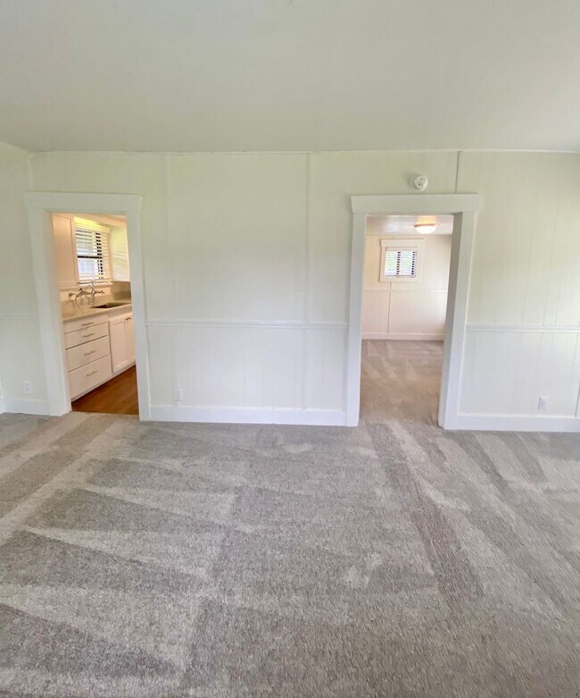 Building Photo - D&B Homes