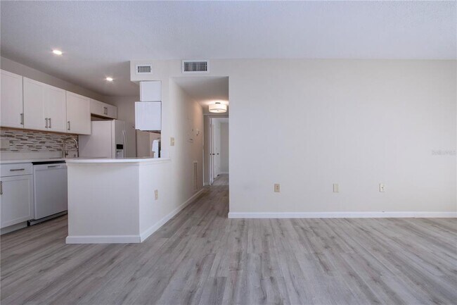 Building Photo - 3259 S Beneva Rd