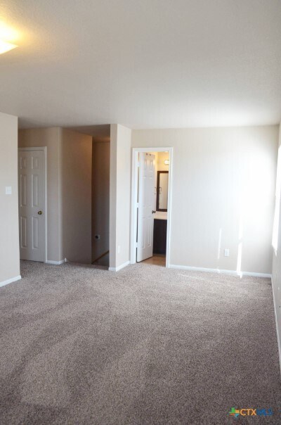 Building Photo - 5406 Oster Dr