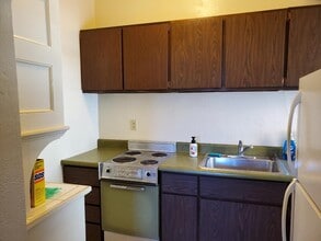 Kitchen - 935 N Negley Ave