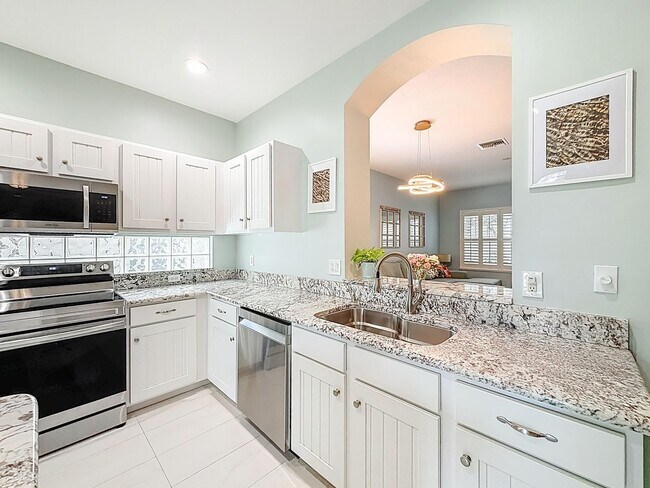 Building Photo - Gorgeous 3 bedroom 2 bath Single Family Home in Delray Beach