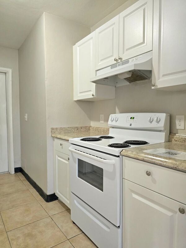 Building Photo - 824 N Florence Ave