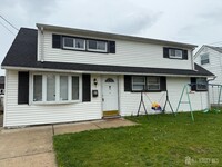 Building Photo - 61 Willow St