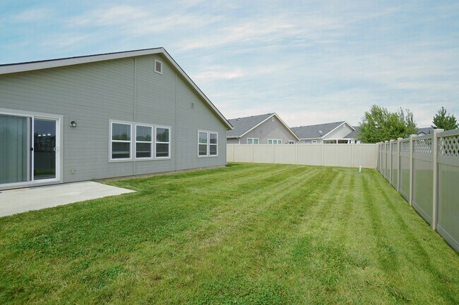 Building Photo - 3154 N Greengate Wy