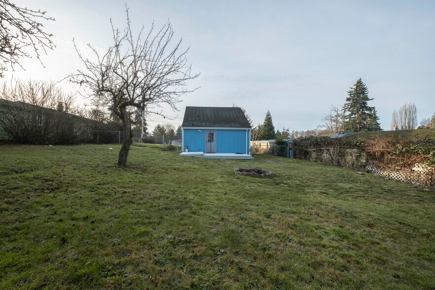 Building Photo - 2506 NE Franklin St