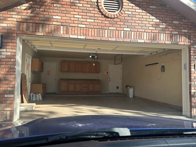 Building Photo - 1796 Rolling Hills Dr