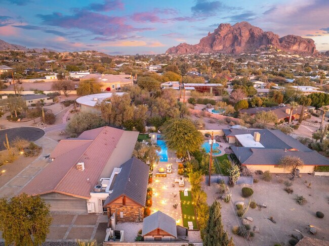 Building Photo - 4129 E Palo Verde Dr