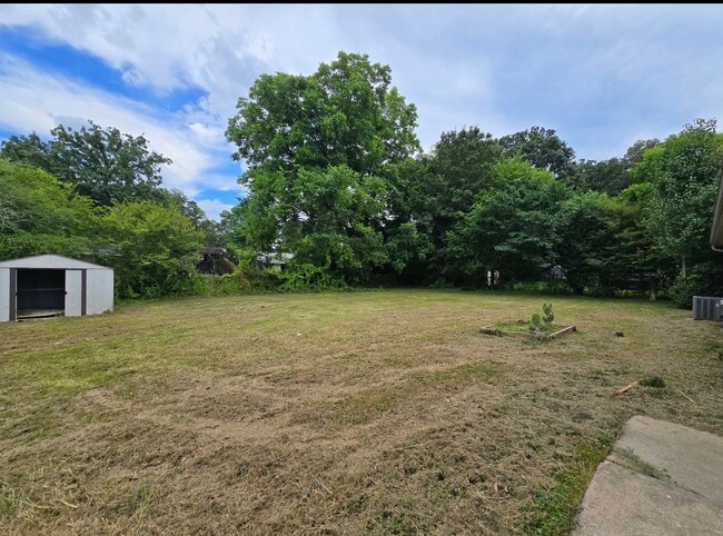 Building Photo - 10 Lindsey Dr NW