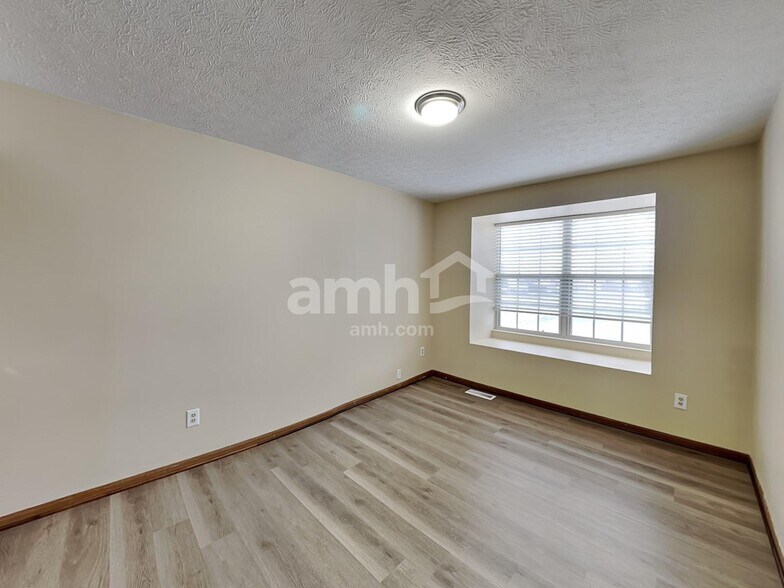 Building Photo - 1209 Nottingham Rd