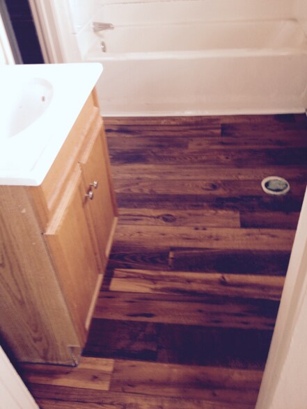 Building Photo - 118 Robinson Rd