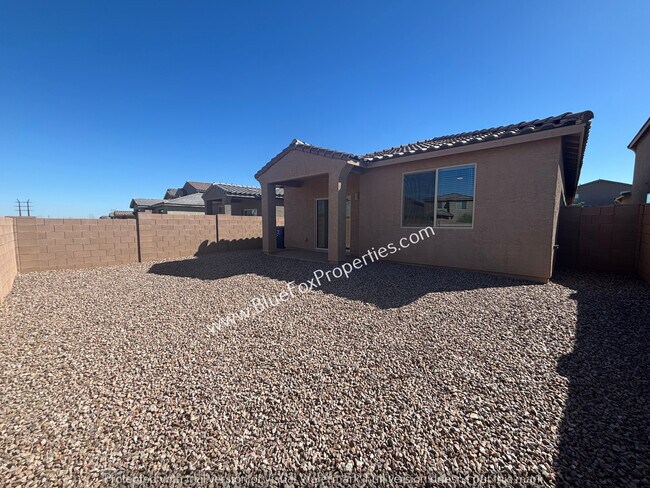 Building Photo - 4864 E Julian Wash Dr