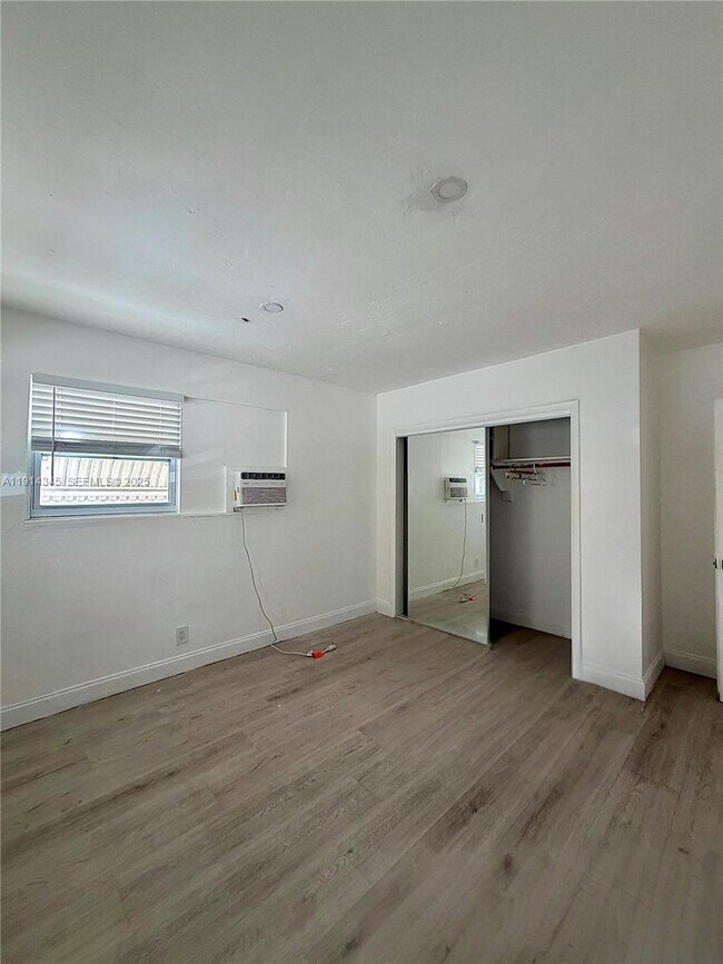 Building Photo - 224 SW 10th St