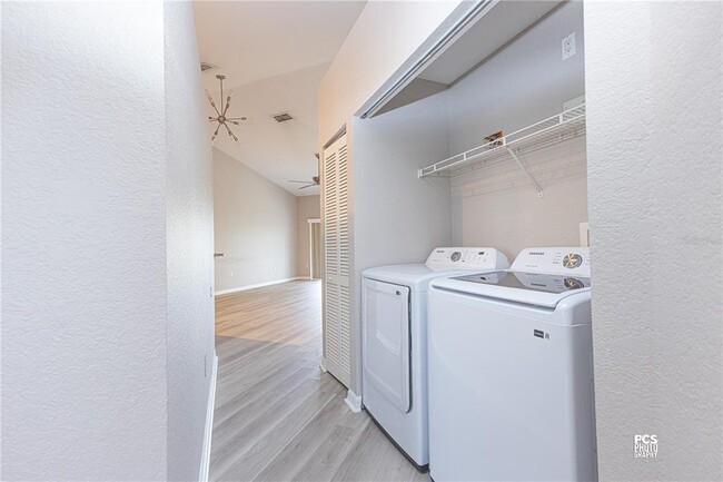 Building Photo - 5308 Bowline Ct