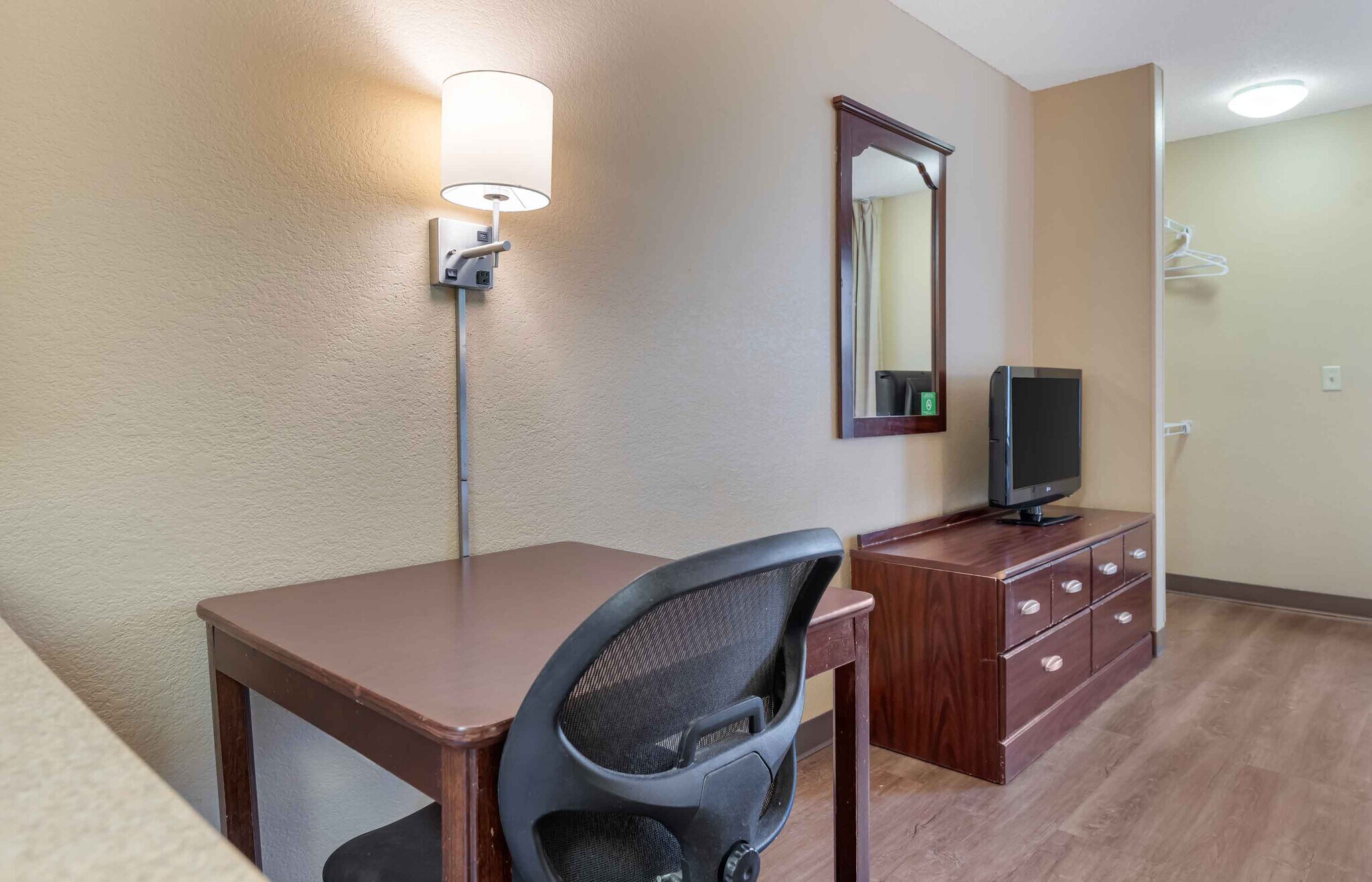 Building Photo - Furnished Studio-Austin - Southwest
