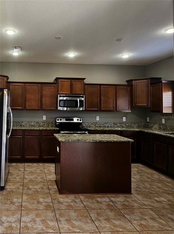 Building Photo - 609 Tanana Fall Dr