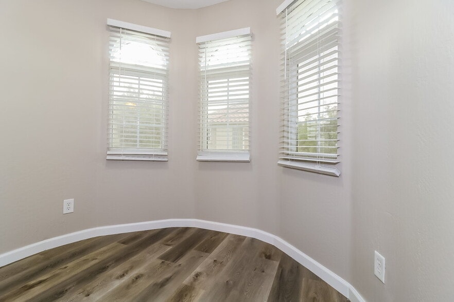 Building Photo - 28926 N 124th Dr