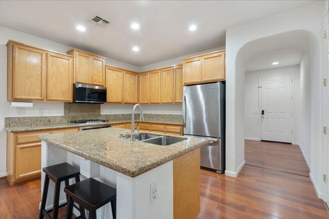 Building Photo - 5755 Amnest Way