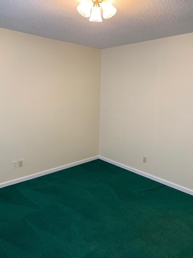 Building Photo - GROUND FLOOR 2 BEDROOM 2 BATH AT MYRTLE GREENS $1,300