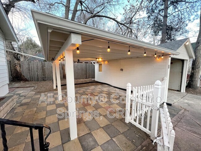 Building Photo - 2003 N El Paso St