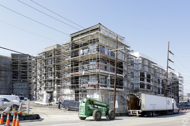 Building Photo - Maple District Lofts