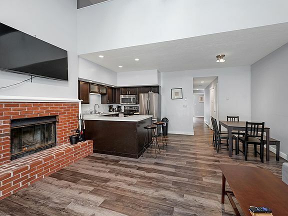 Building Photo - 76 Davis Rd