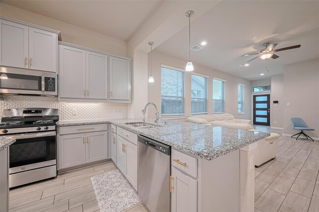 Building Photo - 7031 House Wren Ct