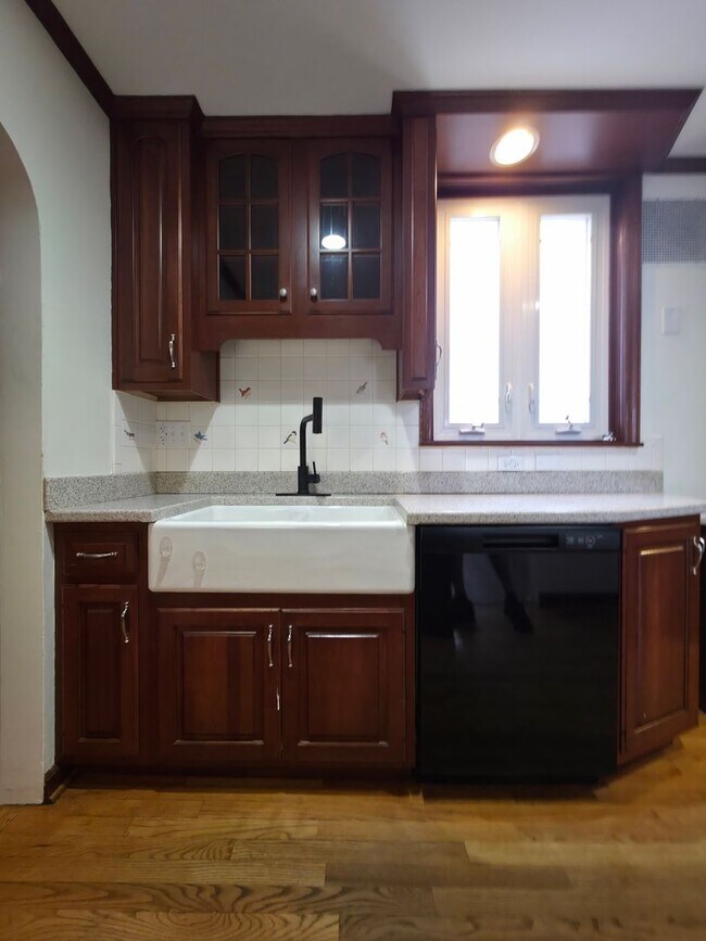 Building Photo - 3 Bed 1 Bath in Rochester PA