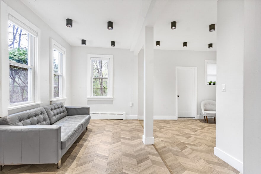 Building Photo - 3 Coleman St