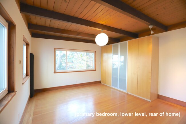 Building Photo - Glen Park: Immaculate Renovated Home 3 Bed...