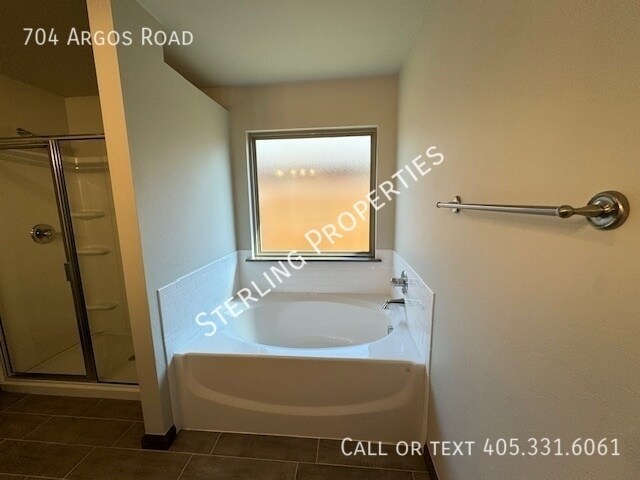 Building Photo - 704 Argos Rd