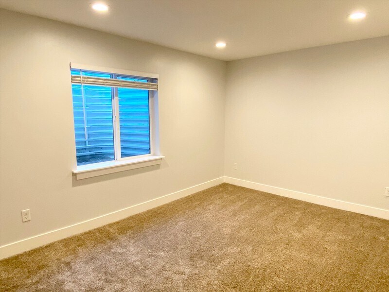 Building Photo - 307 E 280 N