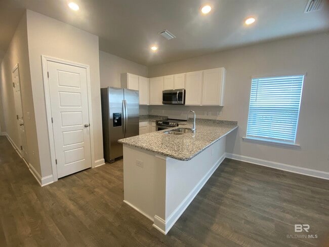 Building Photo - 6681 Spaniel Dr