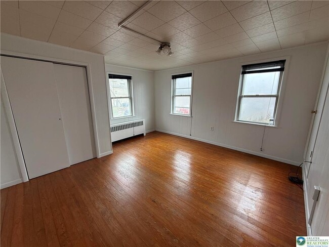 Building Photo - 27 W Allen St