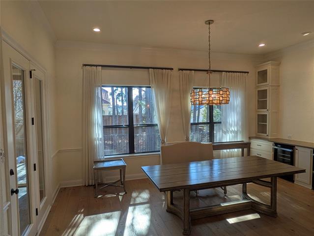 Building Photo - 913 Jamestown Ln