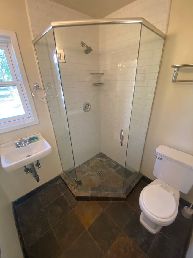 Building Photo - Modern Townhome with Gorgeous City Views – Prime Thousand Oaks Locati