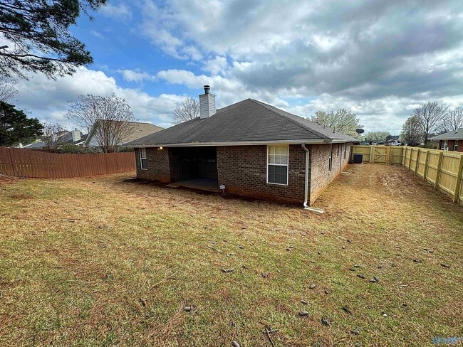 Building Photo - 120 Clover Ridge Dr