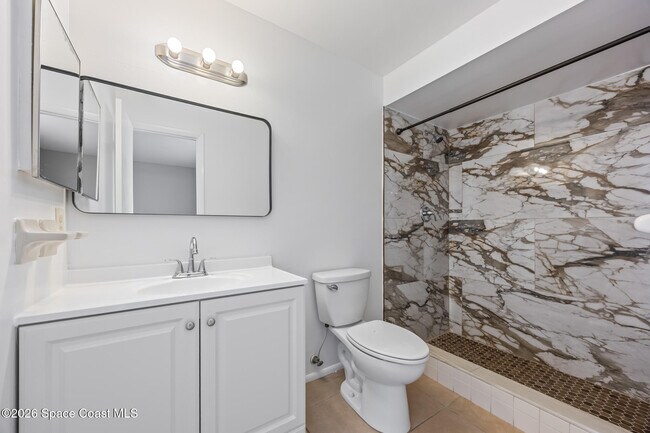 Building Photo - 1514 Clearlake Rd