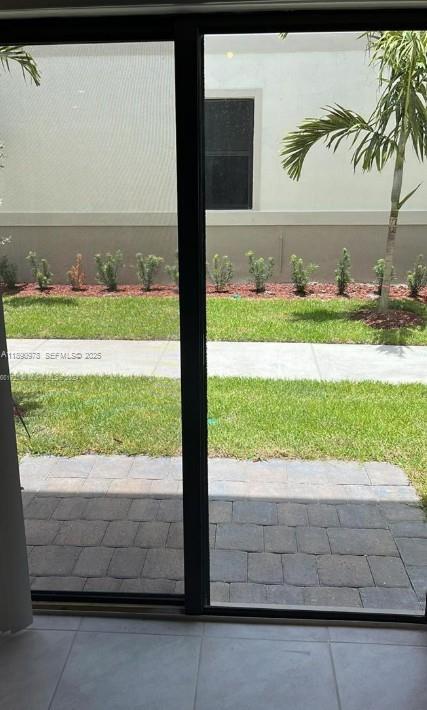 Building Photo - 606 SW 12th St