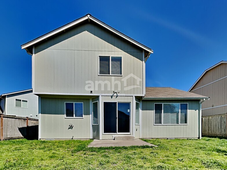 Building Photo - 16615 Greenleaf Ave SE