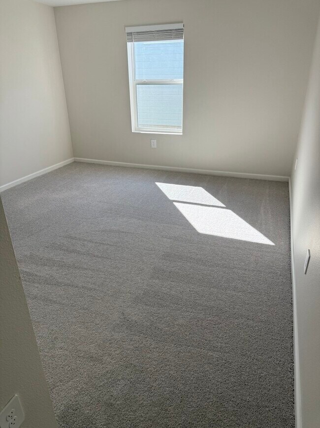 Building Photo - 8359 SW 41st Ter